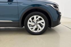 VOLKSWAGEN Tiguan Photo 5