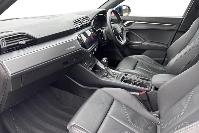 Audi Q3 Photo 2