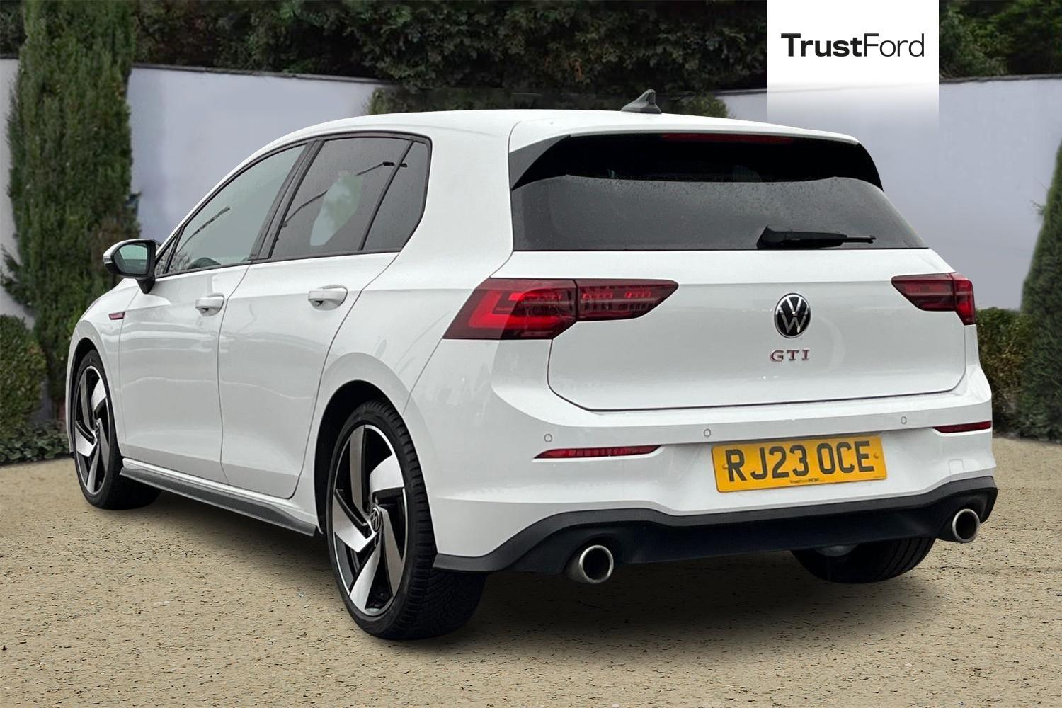 Volkswagen Golf Photo 1