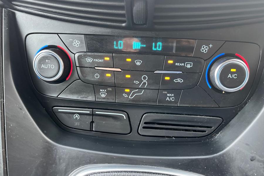 Ford KUGA Photo autoimg-39eb3c3e3b8bda24001b641a061fc5ce46a4d89f.jpg