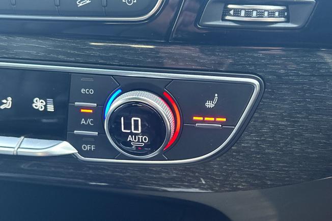 AUDI Q7 Photo 44