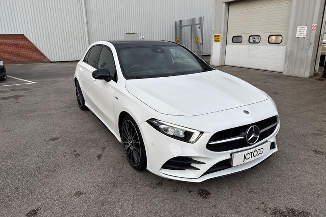 MERCEDES-BENZ A Class Photo 30