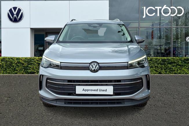 VOLKSWAGEN Tiguan Photo 8