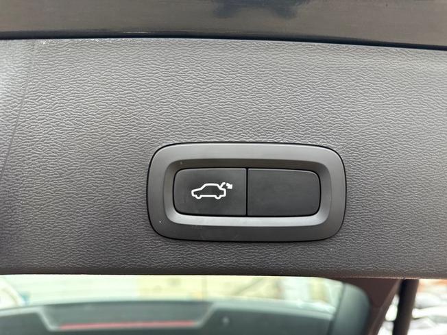 VOLVO XC40 Photo 24