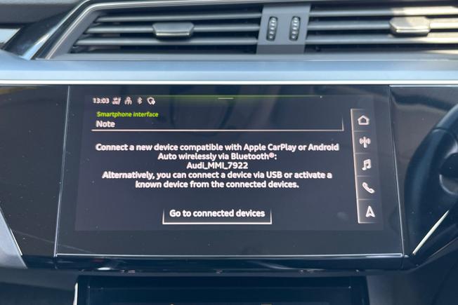 AUDI e-tron Photo 24