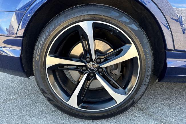 AUDI Q7 Photo 32
