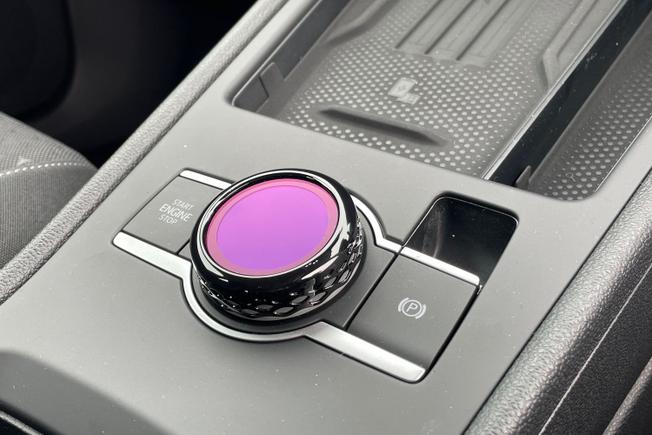VOLKSWAGEN T-Roc Photo 35