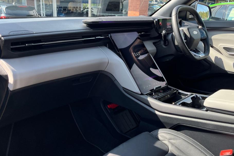 Used Ford EXPLORER 18