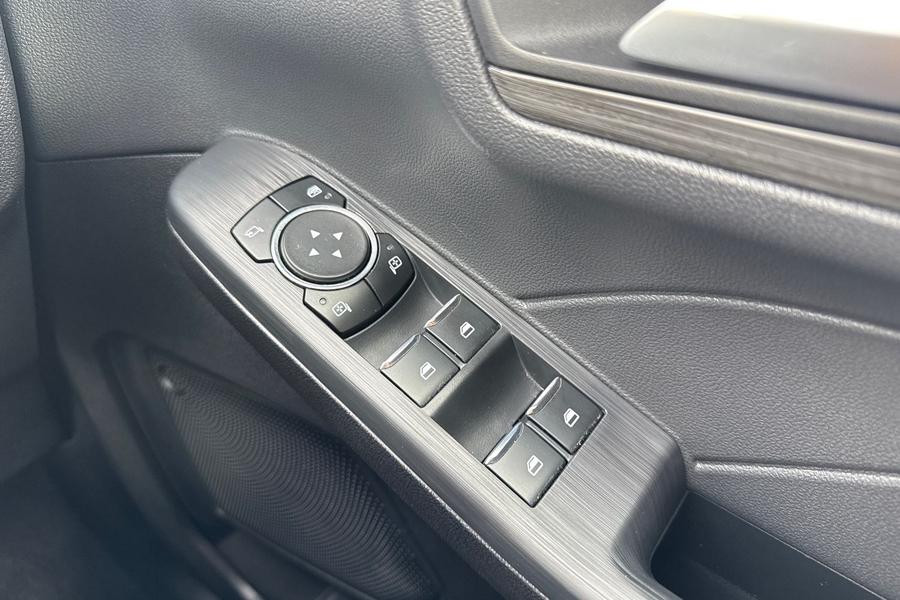 Ford KUGA Photo autoimg-39fd24c003b978905812b559c68fa94588e22542.jpg