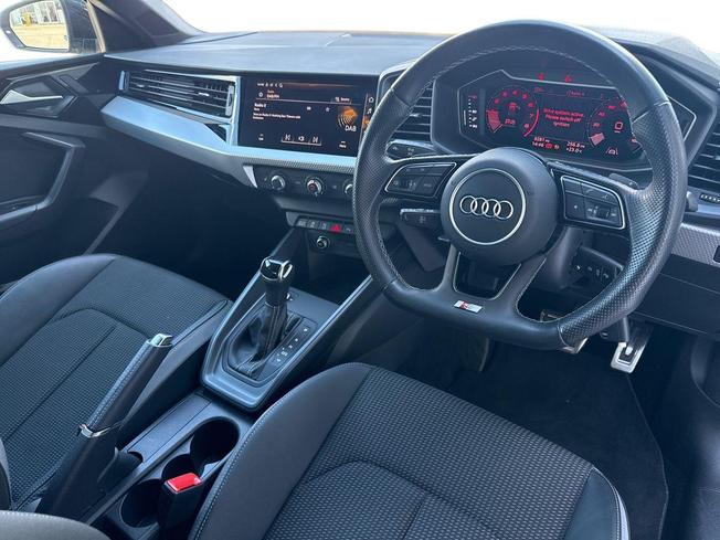 AUDI A1 Photo 6