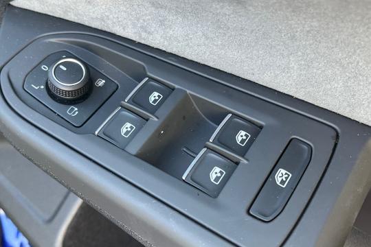 Volkswagen Golf Photo autoimg-3a025e99c7481d282c2f8ac1267e1411021f7de3.jpg