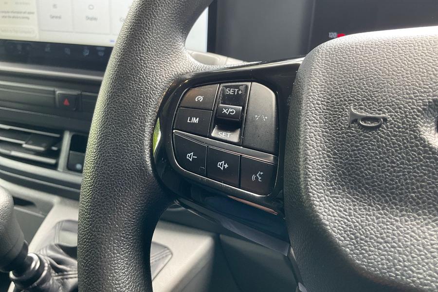 Ford TRANSIT CUSTOM Photo autoimg-3a02e7c07539156b945eaba5d0bf213f1d36a47b.jpg