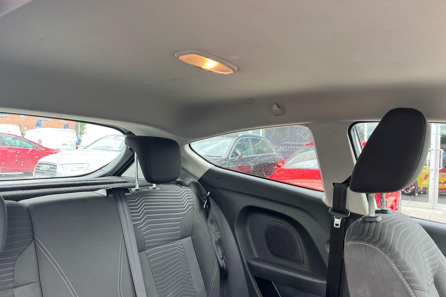 Ford FIESTA Photo 37