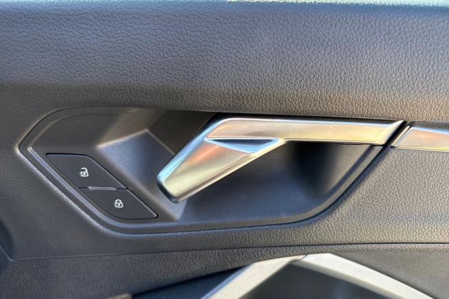 AUDI Q3 Photo 38
