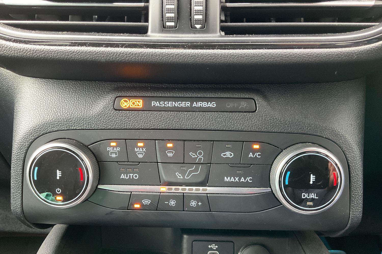 Ford KUGA Photo 28