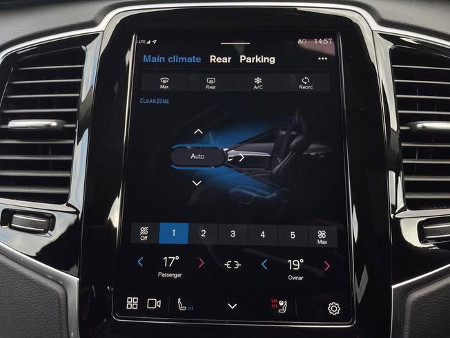 VOLVO XC90 Photo 34