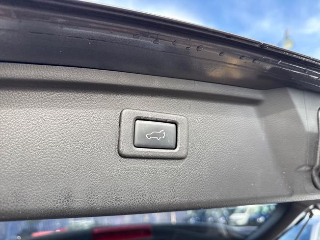SUBARU Outback Photo 22