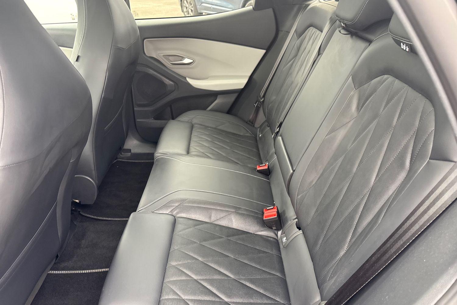 Ford Explorer Photo 19