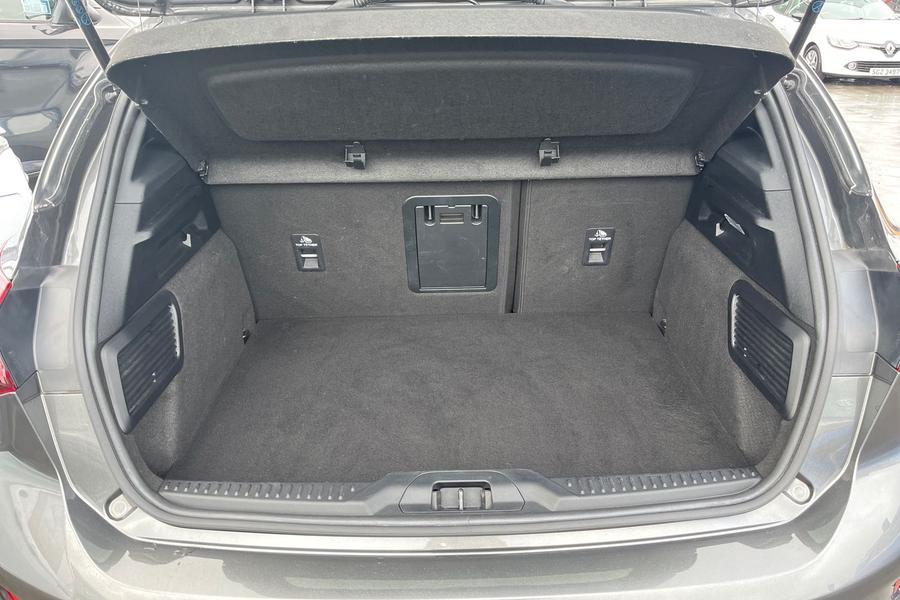 Ford FOCUS Photo autoimg-3a123076ea17d6730bb6e5f870563040f20f7f15.jpg