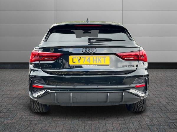 Audi Q3 Photo autoimg-3a16d661d33e5bea52ce28ff67d69645500e4b37.jpg