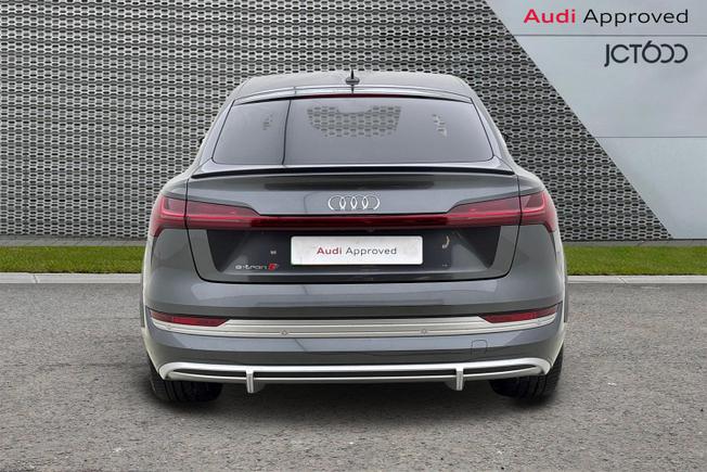 AUDI E-Tron S Photo 7