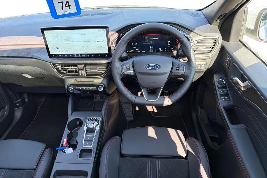 Ford Kuga Photo autoimg-3a22d8beebb001f18bb2ec9ad559f056b2889f63.jpg
