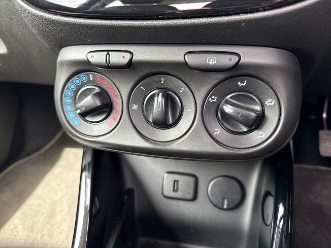 VAUXHALL Adam Photo 32