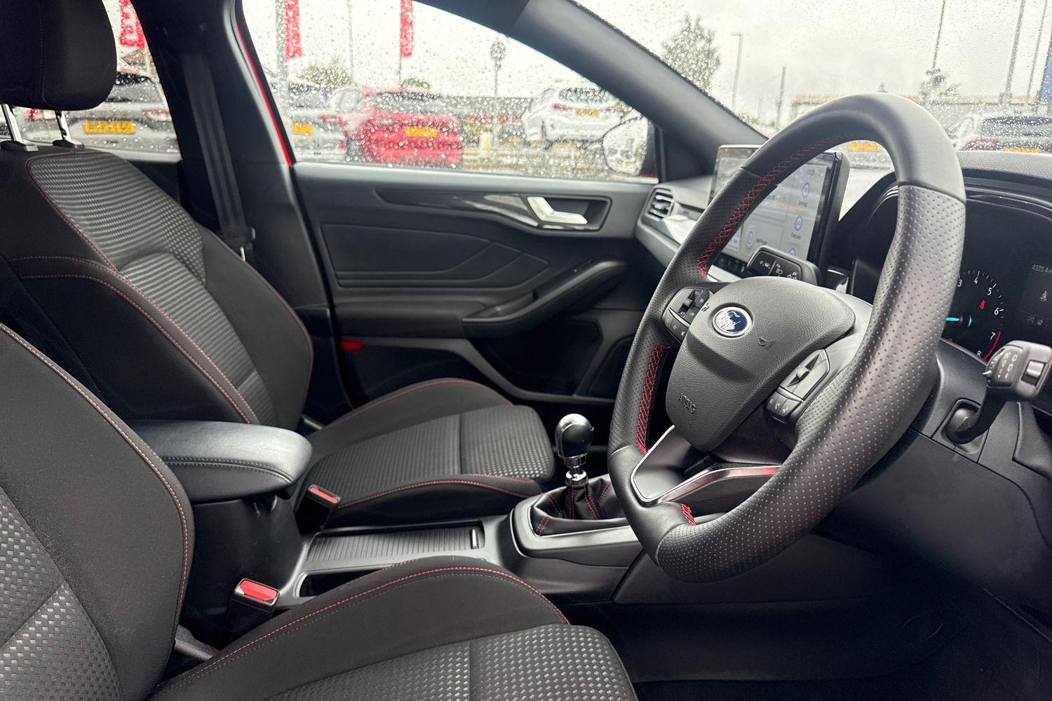 Ford FOCUS Photo 16