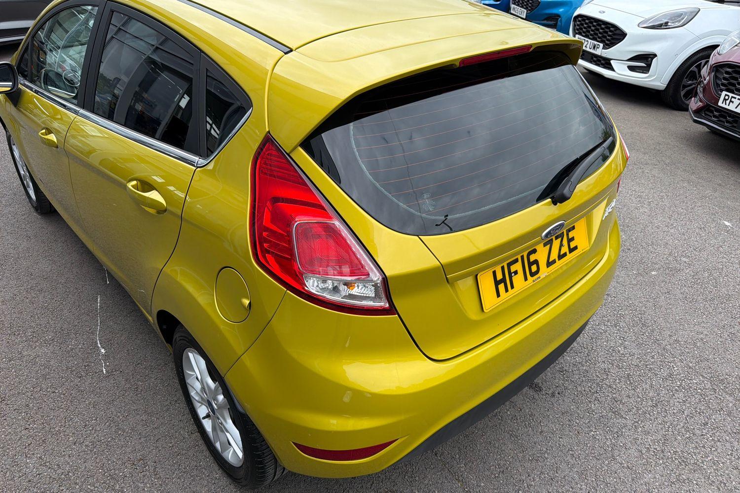 Ford FIESTA Photo 31