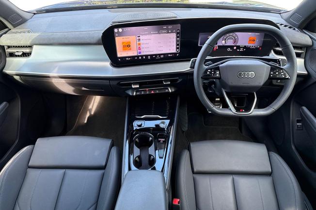 AUDI Q3 Photo 10