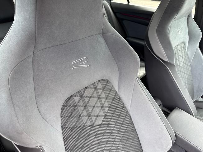 VOLKSWAGEN Golf Photo 27