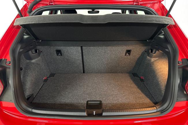 VOLKSWAGEN Polo Photo 12