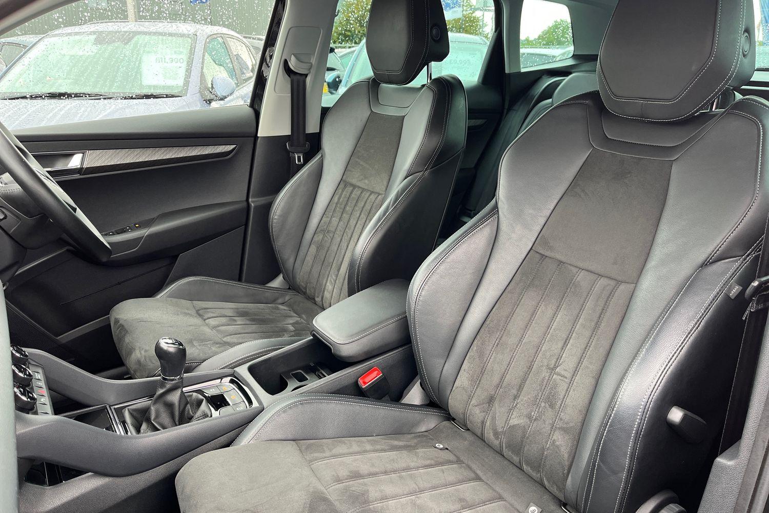 Skoda KAROQ Photo 18