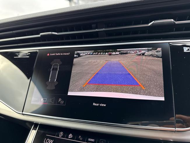 AUDI Q7 Photo 48