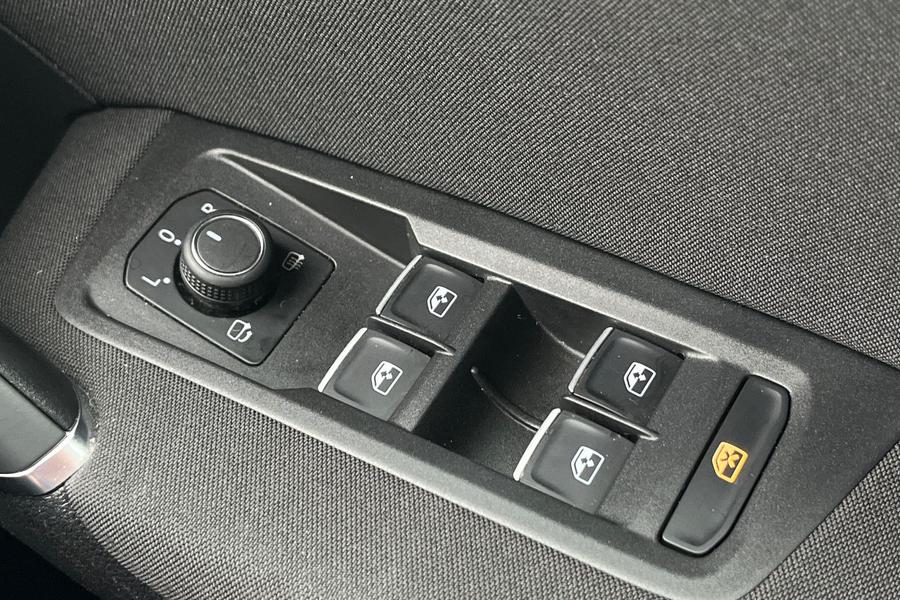 Volkswagen TOURAN Photo autoimg-3a44171906eb07d63f0e9eee91e6a716f8584912.jpg