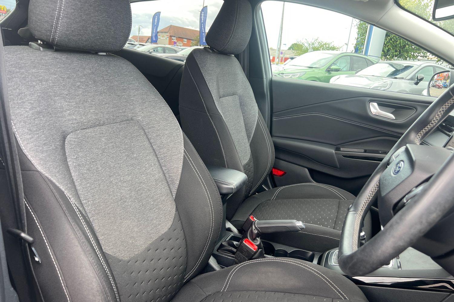 Ford PUMA Photo 16