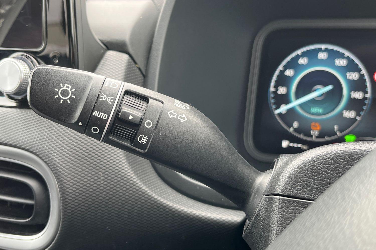 Hyundai KONA Photo 13