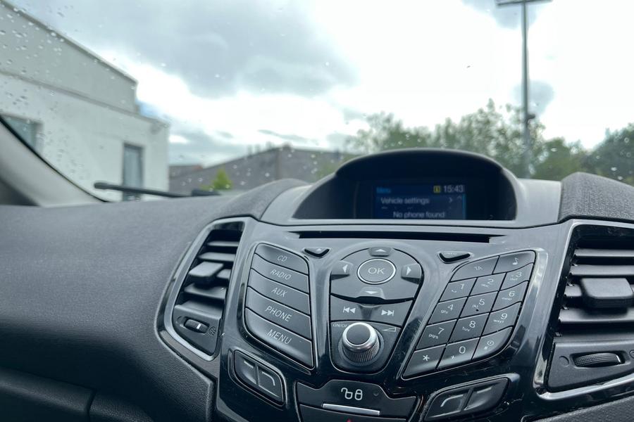 Ford FIESTA Photo autoimg-3a4c5e988129c89f8a5d44b82b1be86e325eaf80.jpg