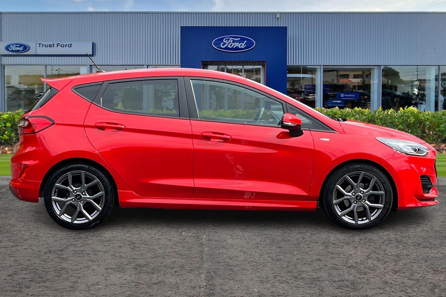 Ford Fiesta Photo 2
