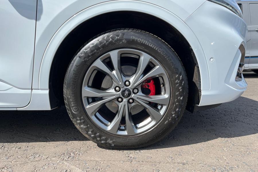 Ford Kuga Photo autoimg-3a4ee8d68ebebe09b55d2b8232de7bfea2ec9cd2.jpg