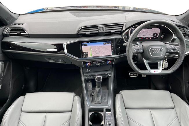 AUDI Q3 Photo 10