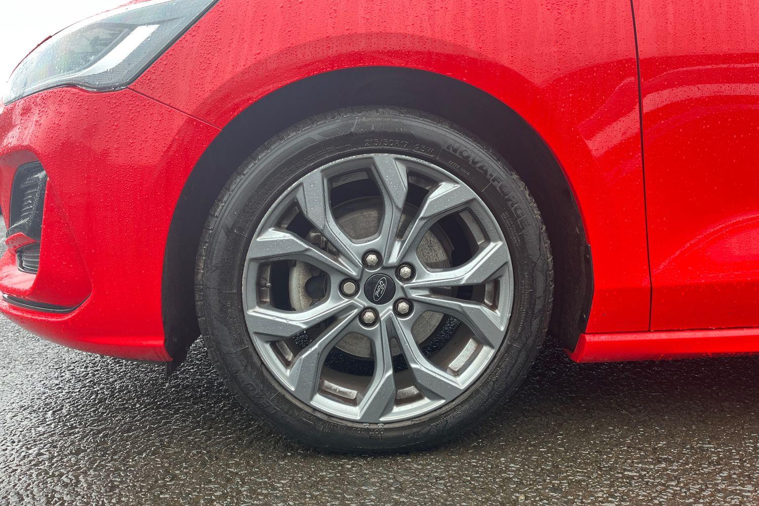 Ford FOCUS Photo 7