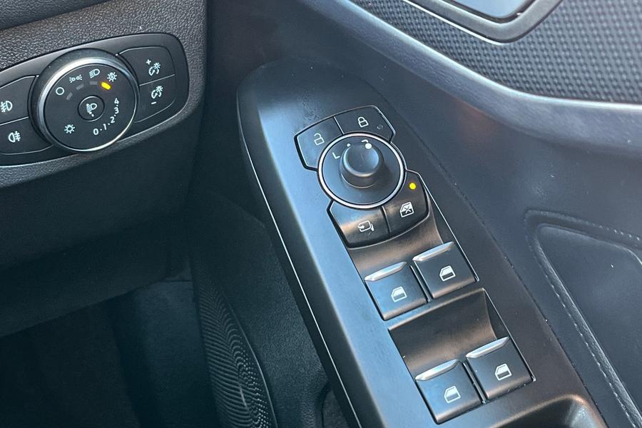 Ford FOCUS Photo autoimg-3a5a8d591c357e513898ce55b2d22d716b8809a6.jpg