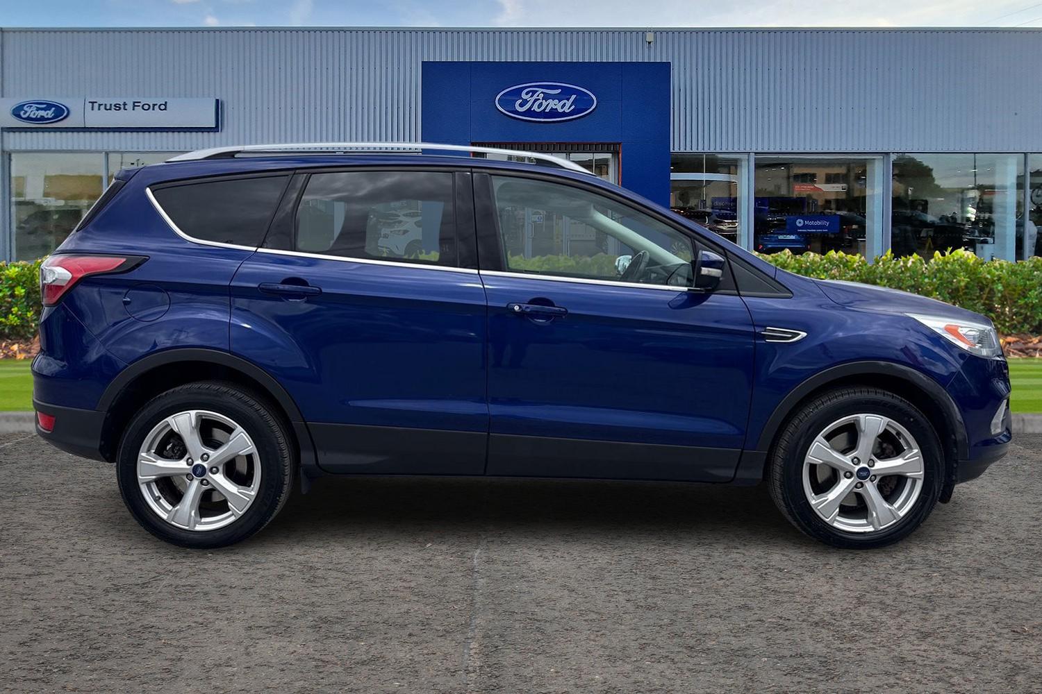 Ford KUGA Photo 2