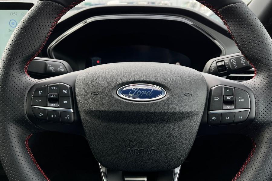 Ford Kuga Photo autoimg-3a601c5bd0cda4c9f58ada322ae96a0ebd7f0d19.jpg