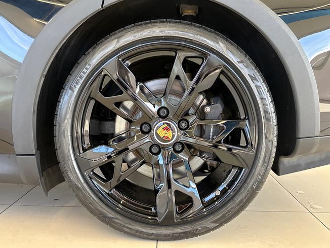 PORSCHE Taycan Photo 26