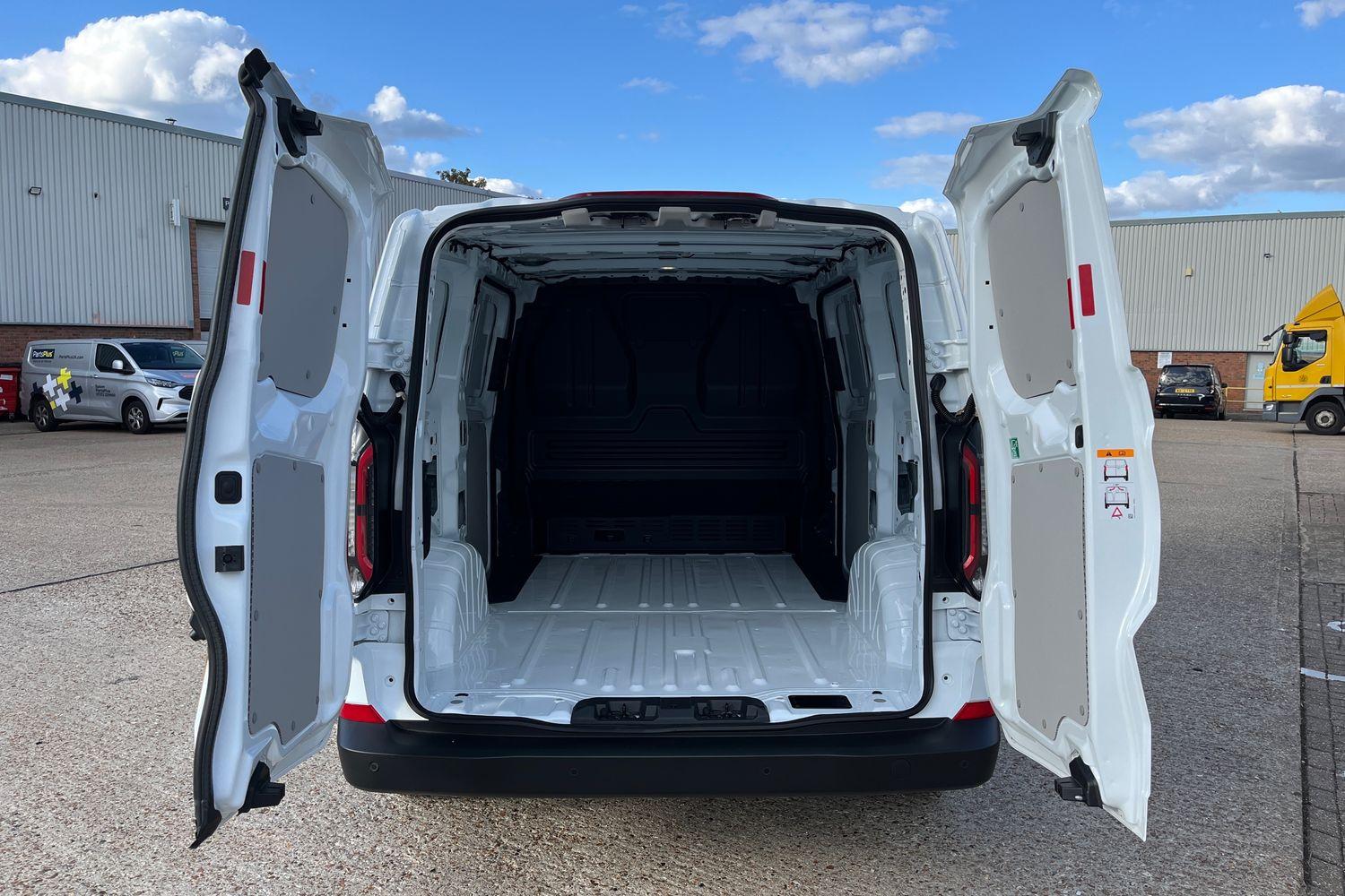 Ford E-TRANSIT CUSTOM Photo 5