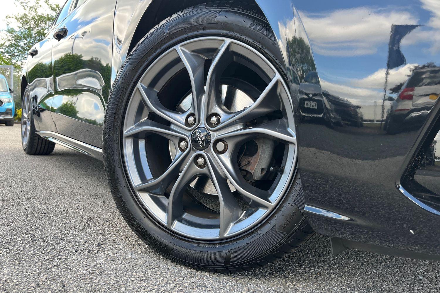 Ford FOCUS Photo 7