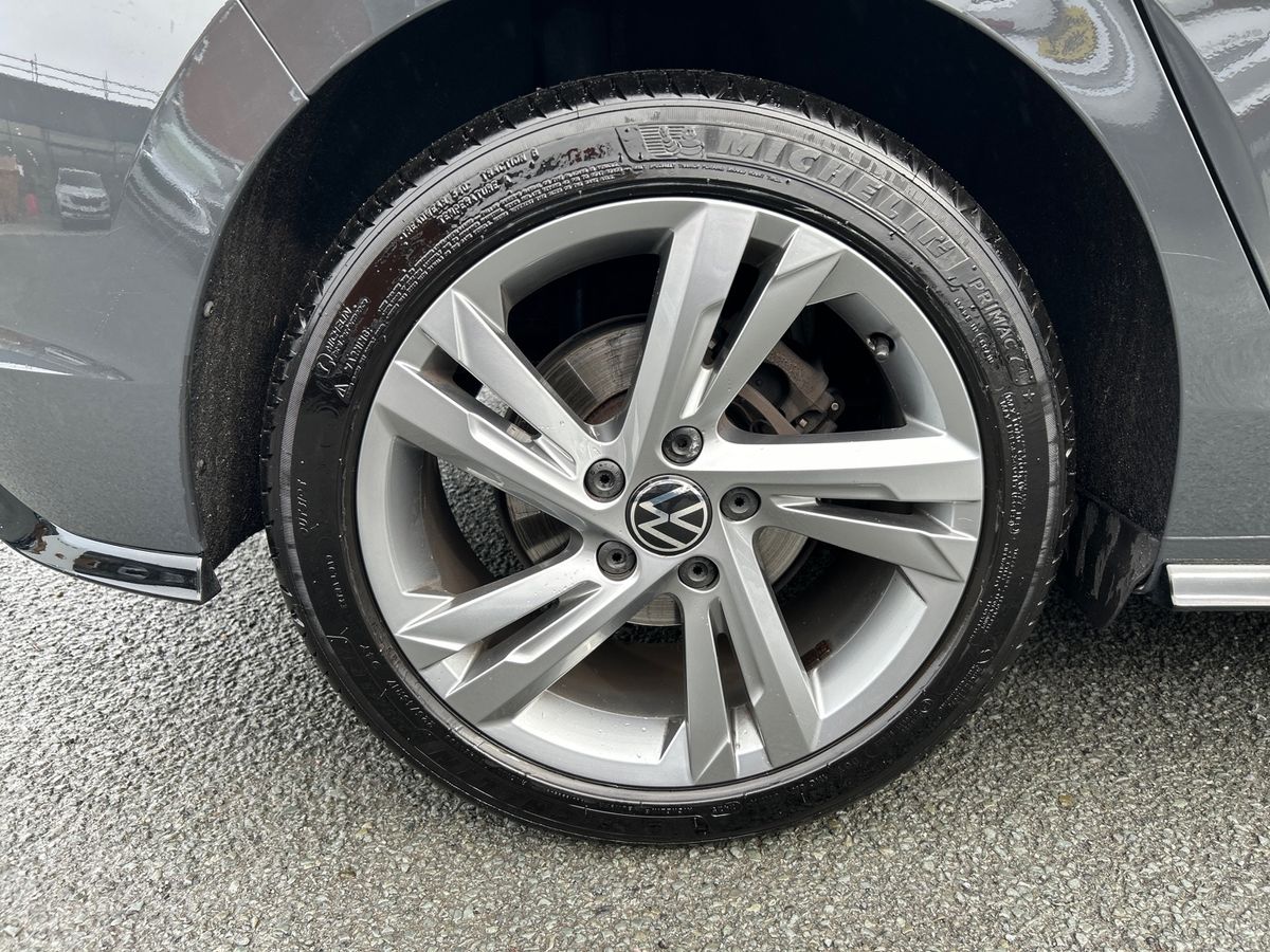 Volkswagen Golf Photo 22