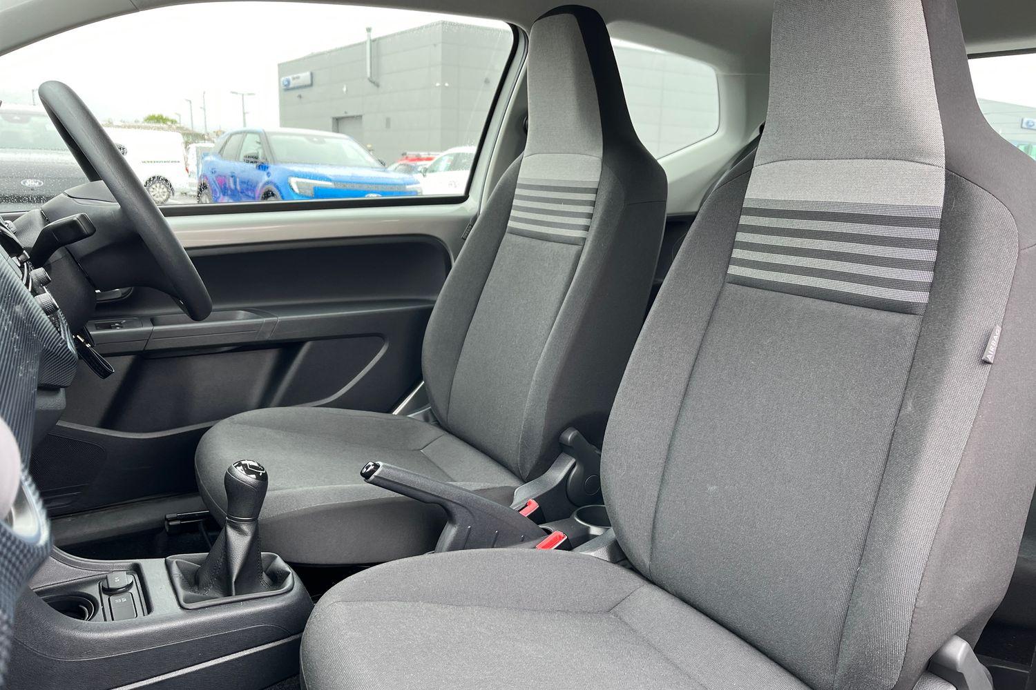 Volkswagen UP Photo 18
